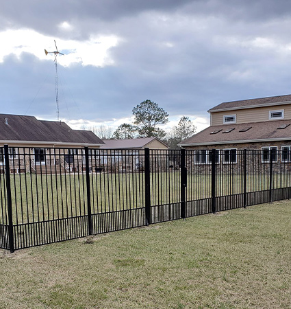 aluminum fence for residential property