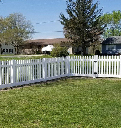 4 foot vinyl picket fence with gate